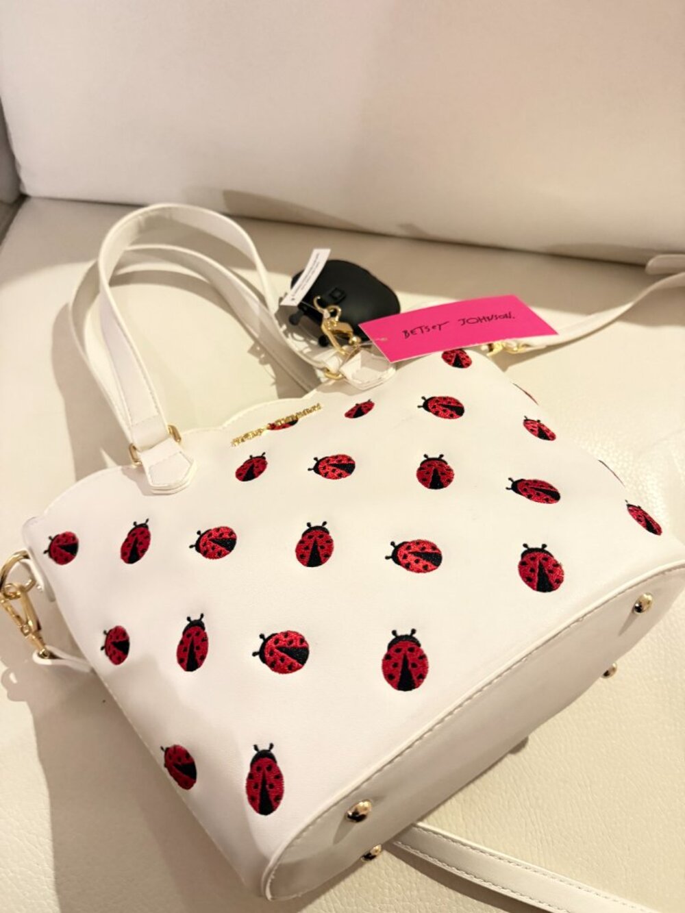 NWT BETSEY JOHNSON XOBLOOM SATCHEL CROSSBODY BAG W LADYBUG EMBROIDERY WHITE - Picture 4 of 6